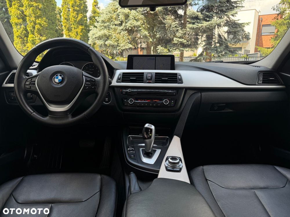 BMW Seria 3 320i Sport-Aut Sport Line - 26