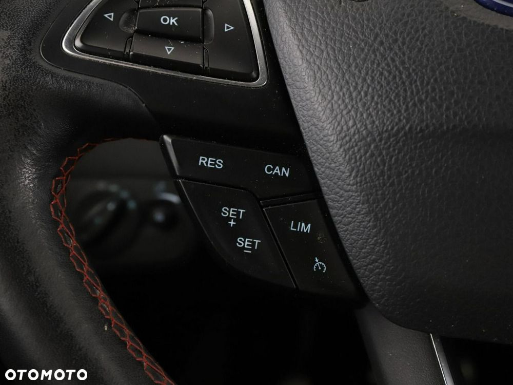 Ford Kuga 1.5 EcoBoost 2x4 ST-Line - 31