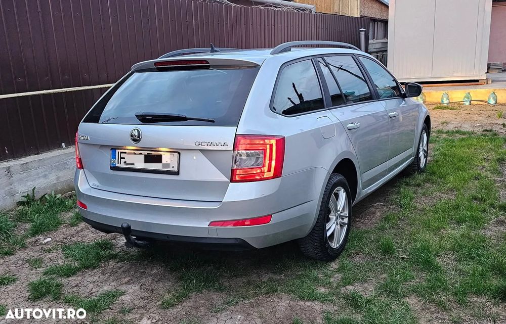 Skoda Octavia 2.0 TDI STYLE DSG - 4