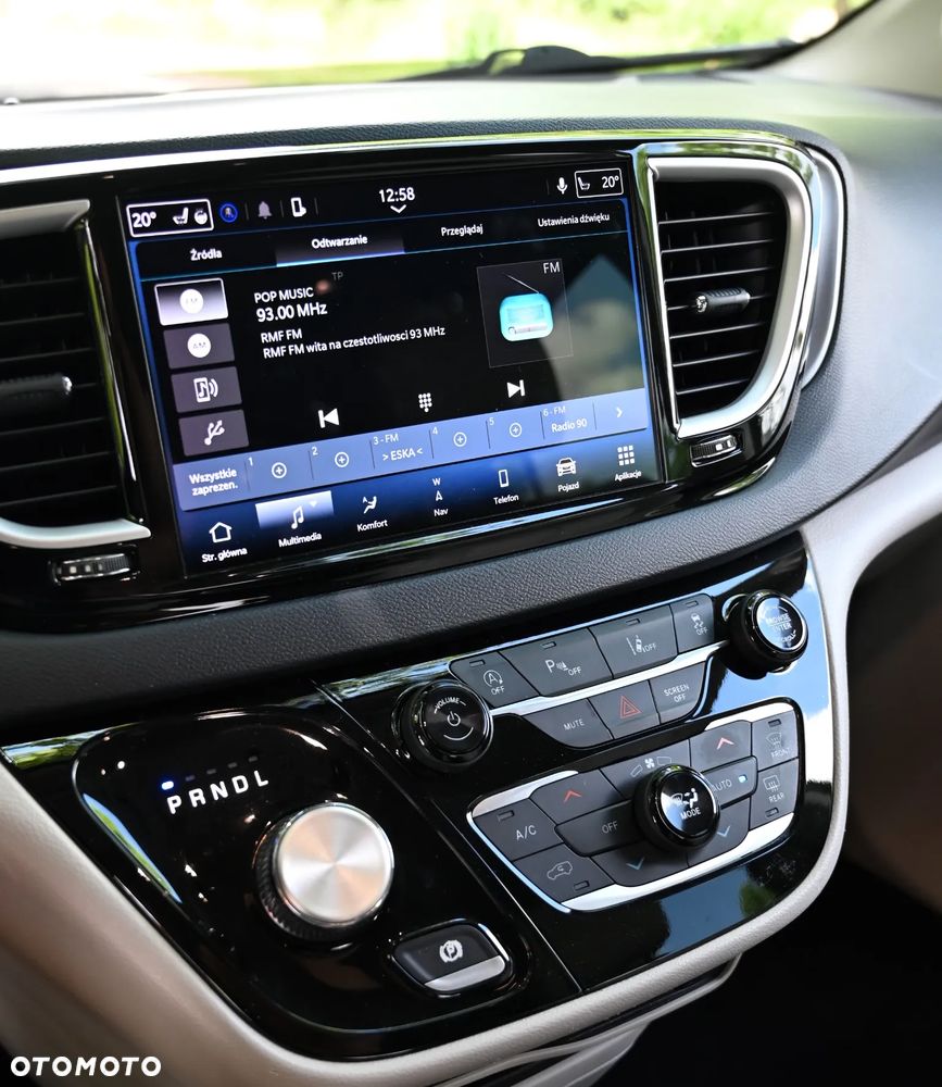 Chrysler Pacifica - 11