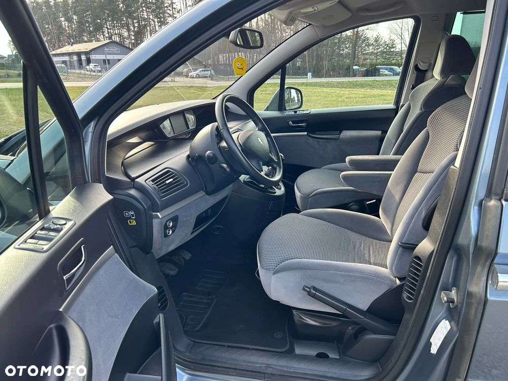 Peugeot 807 HDi 135 Premium - 21