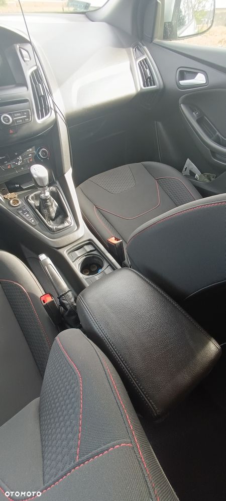 Ford Focus 1.0 EcoBoost ST-Line Black ASS - 17