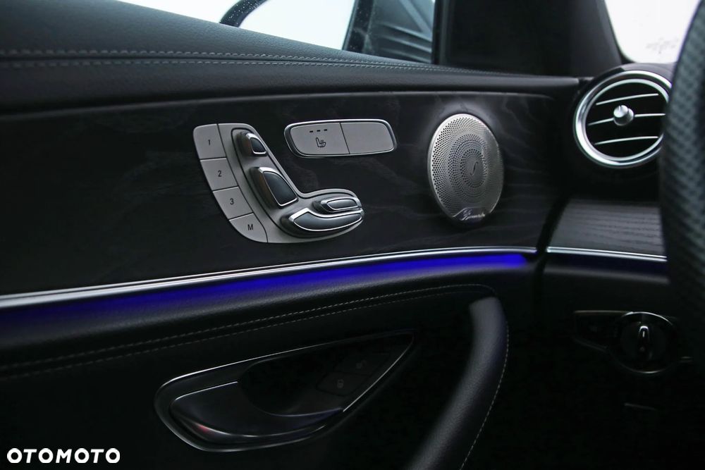 Mercedes-Benz Klasa E 300 Business Edition - 14