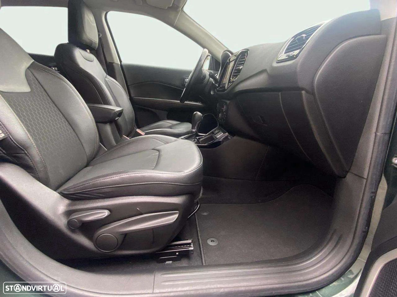 Jeep Compass 1.3 T Limited DCT - 15