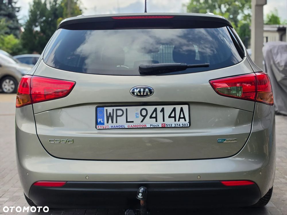 Kia Ceed - 12