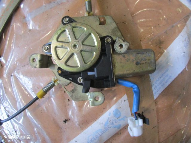 Elevador Com Motor 97144437 OPEL FRONTERA B 1999 2.2 136CV 5P VERDE ESCURO FE 2 PINOS OPEL FRONTERA BREAK FASE 3 1999 2.2I 4X4 136CV 5P CINZENTO - 3