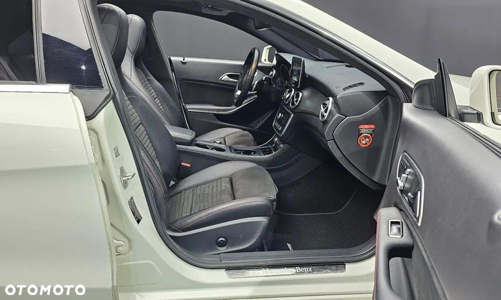 Mercedes-Benz CLA - 8
