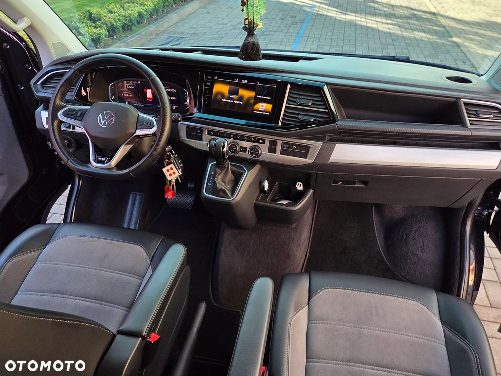 Volkswagen Multivan - 25