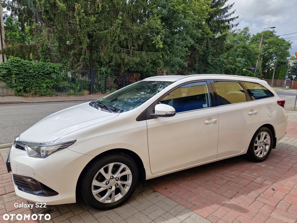 Toyota Auris 1.6 Premium Comfort - 22