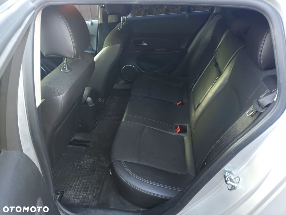 Chevrolet Cruze 1.7 LT - 9