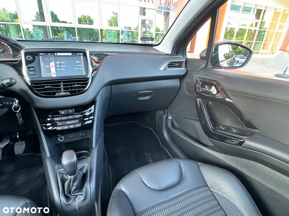 Peugeot 208 - 22