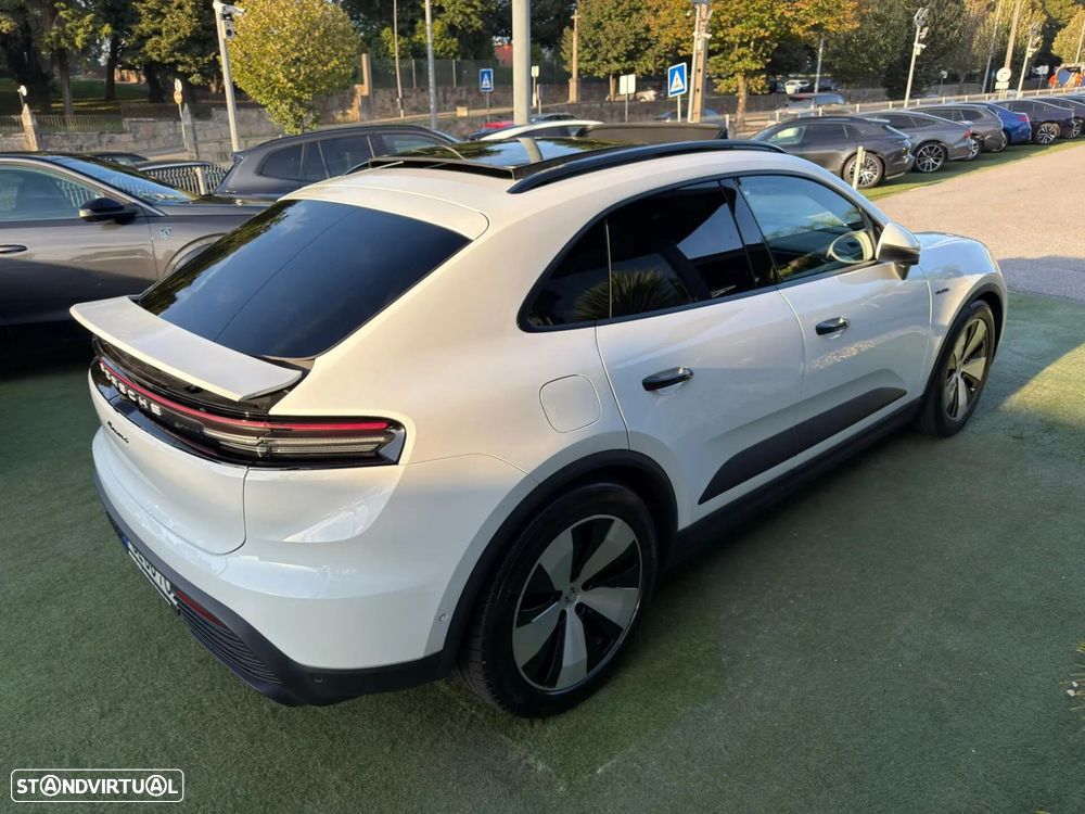 Porsche Macan Electric 4 - 13