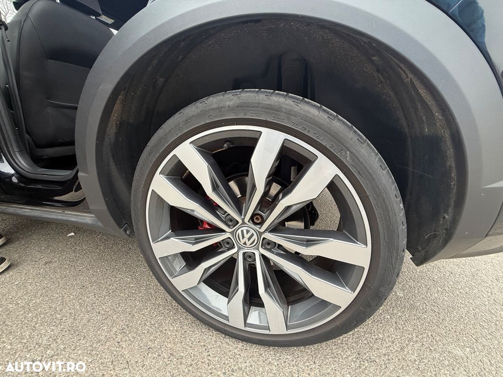 Volkswagen T-Roc - 13