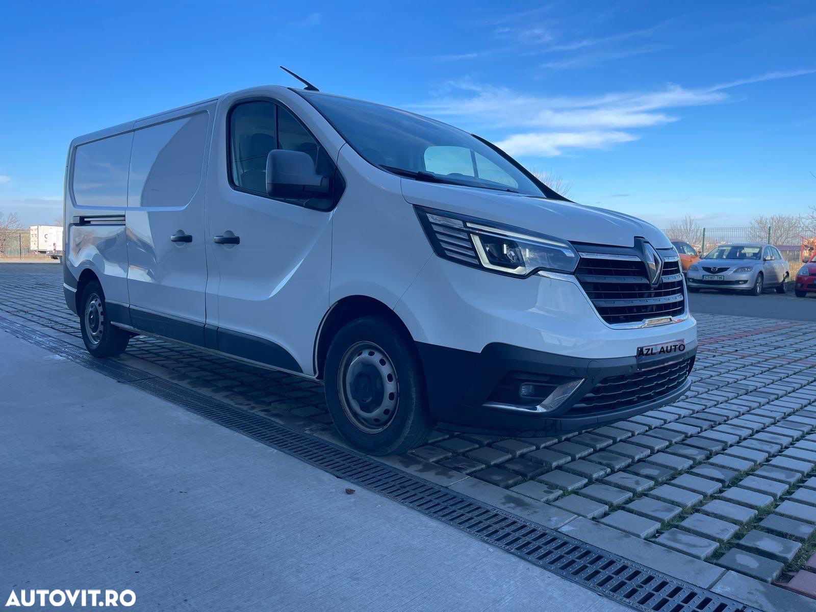 Renault Trafic - 12