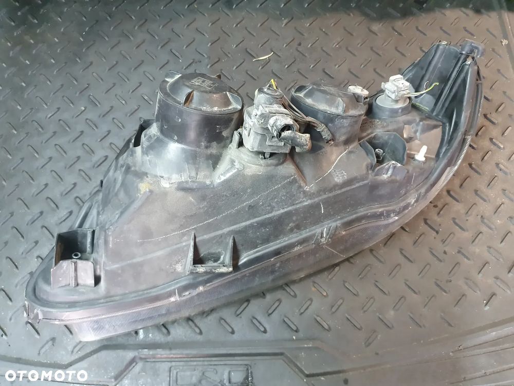 Nissan Almera N16 00-06 REFLEKTOR PRAWY PRZEDNI PRZÓD OE 26010BN67A EUROPA - 6