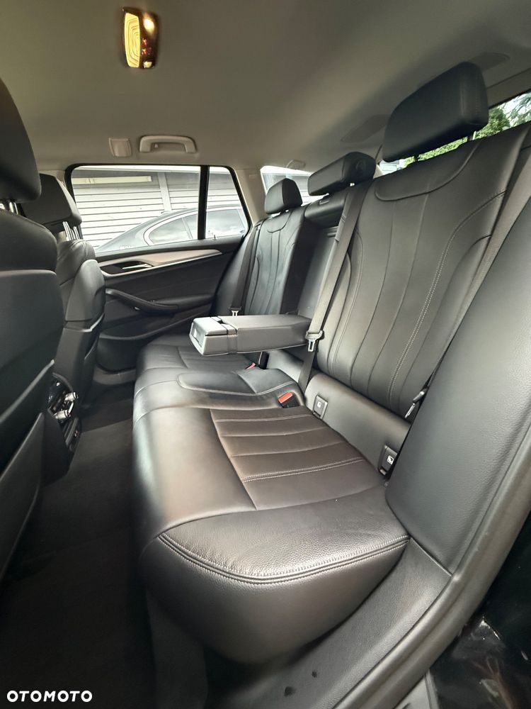 BMW Seria 5 518d Business Edition sport - 25
