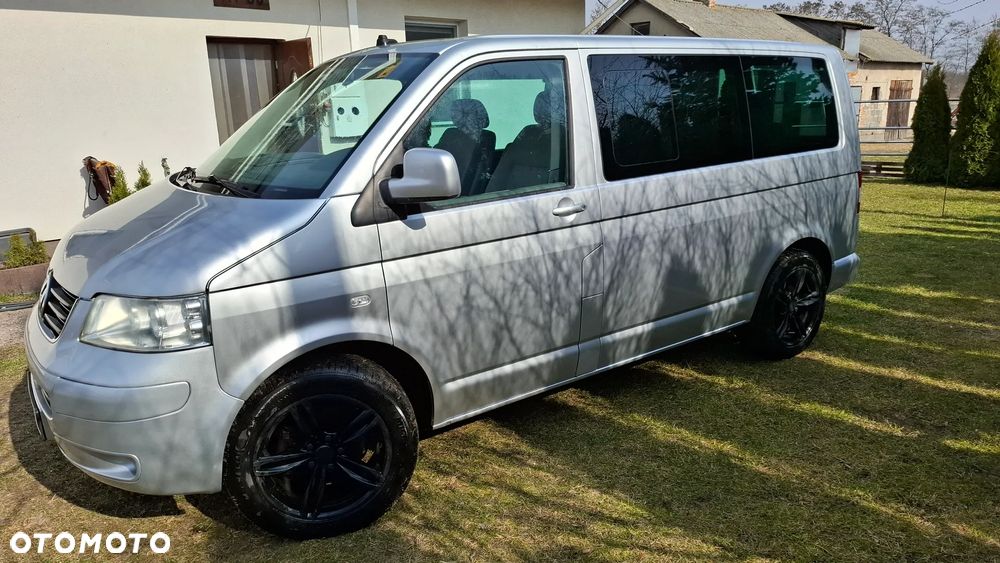 Volkswagen Multivan - 1