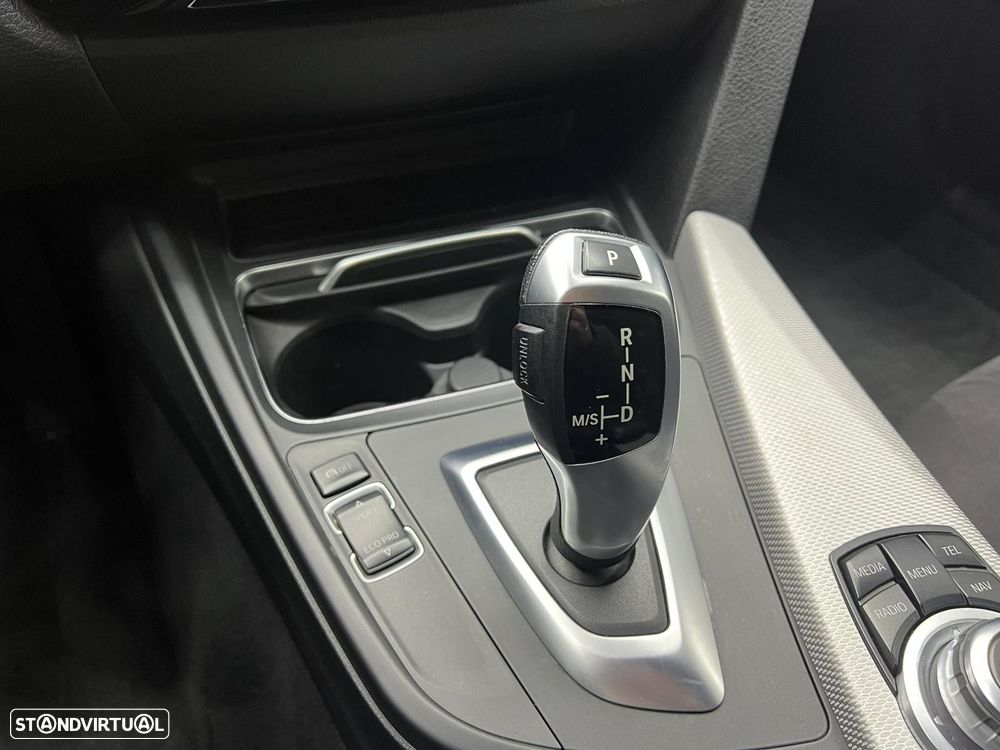 BMW 318 d Pack M Auto - 30