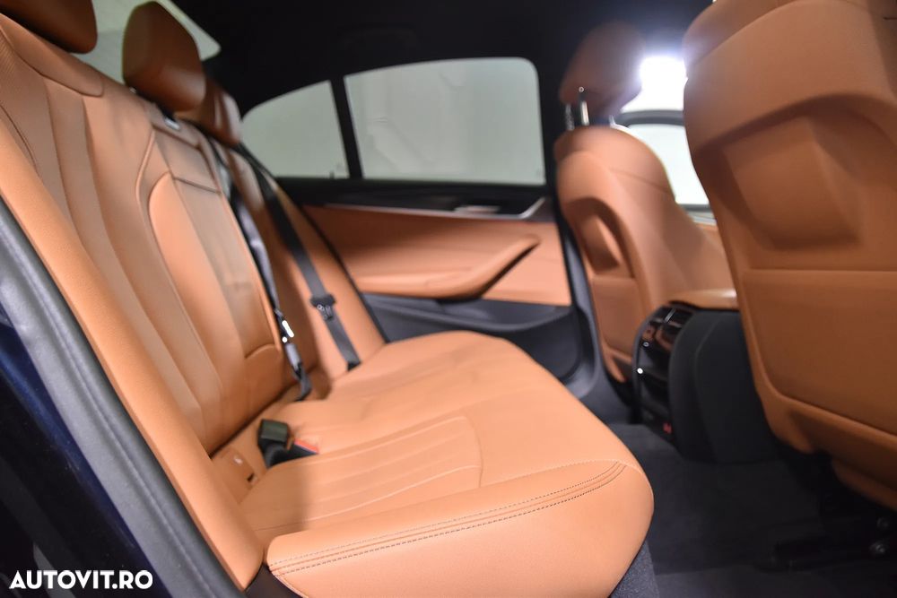 BMW Seria 5 530e Aut. M Sport Edition - 12
