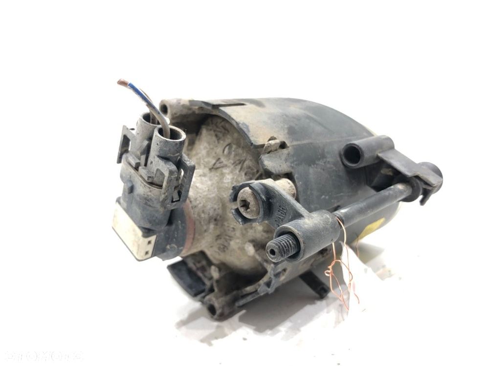 HALOGEN PRAWY PRZÓD - 77.00 PLN - AUDI A4 B6 Avant (8E5) 2000 - 2005 1.9 TDI 96 kW [130 KM] olej - 2