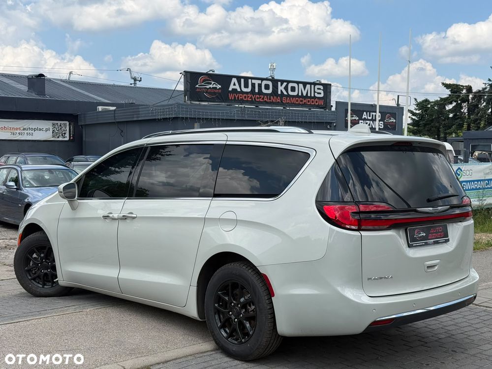 Chrysler Pacifica - 3