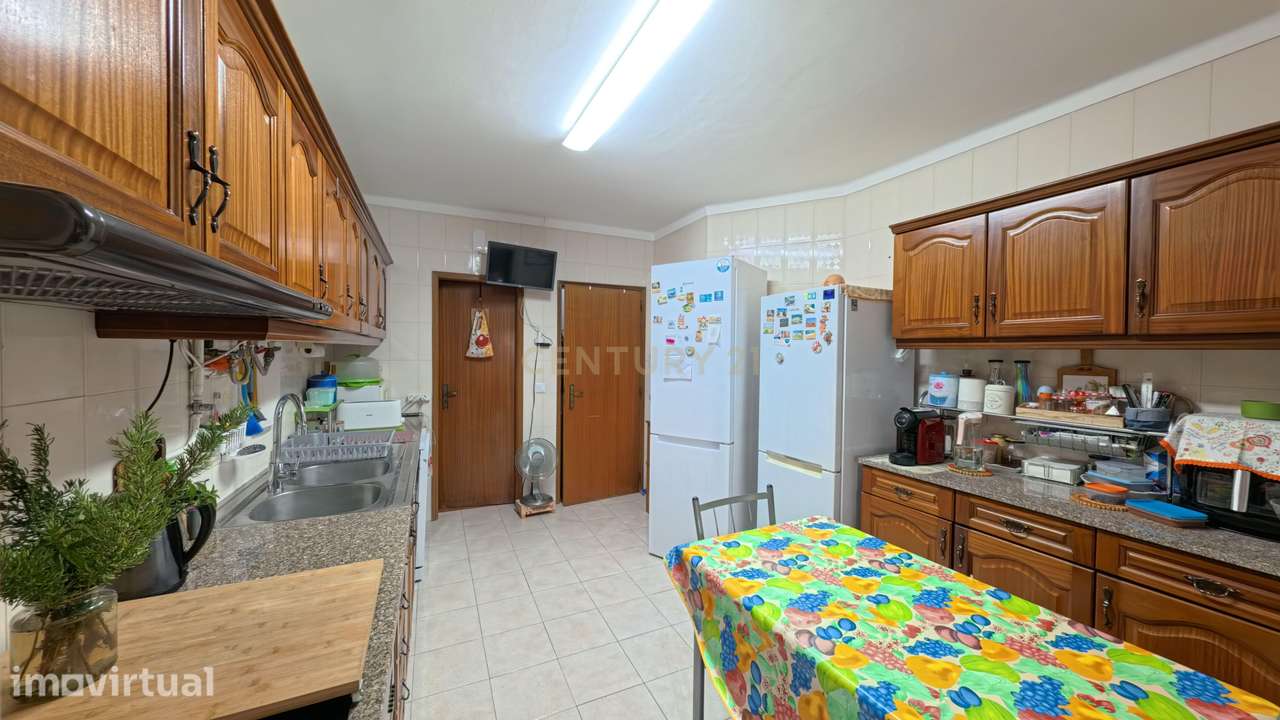 Andar de moradia T4 com garagem e terreno em Rio de Loba - Viseu - Grande imagem: 3/15