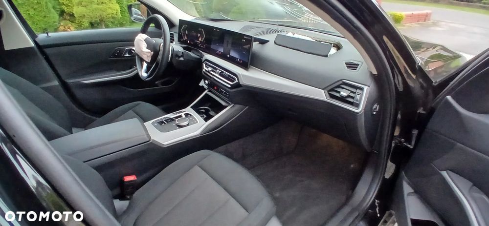 BMW Seria 3 320i Touring Advantage - 13