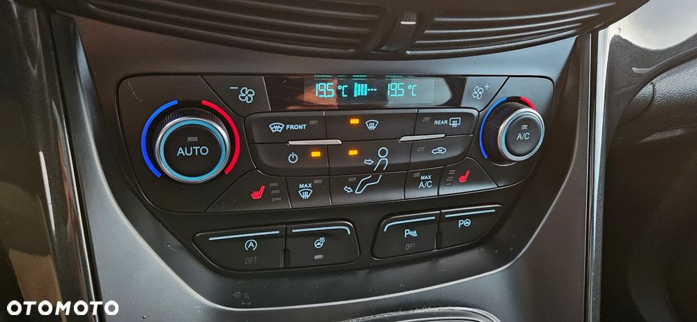 Ford Kuga 2.0 TDCi 4x4 ST-Line - 14