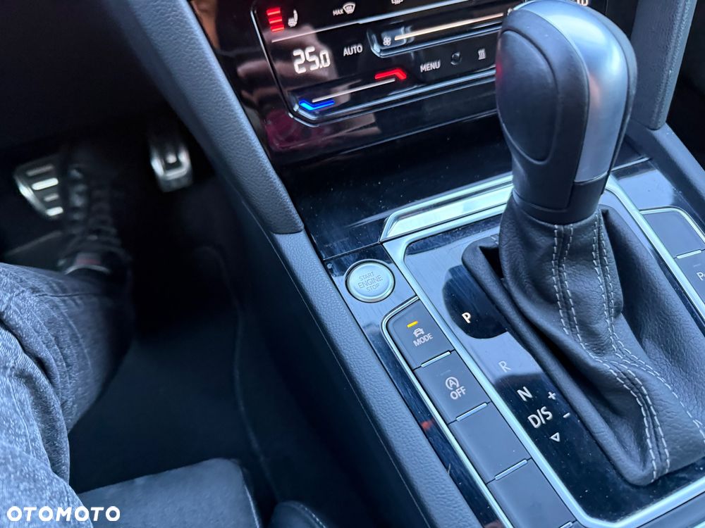 Volkswagen Arteon 2.0 TDI SCR 4Motion DSG R-Line - 36