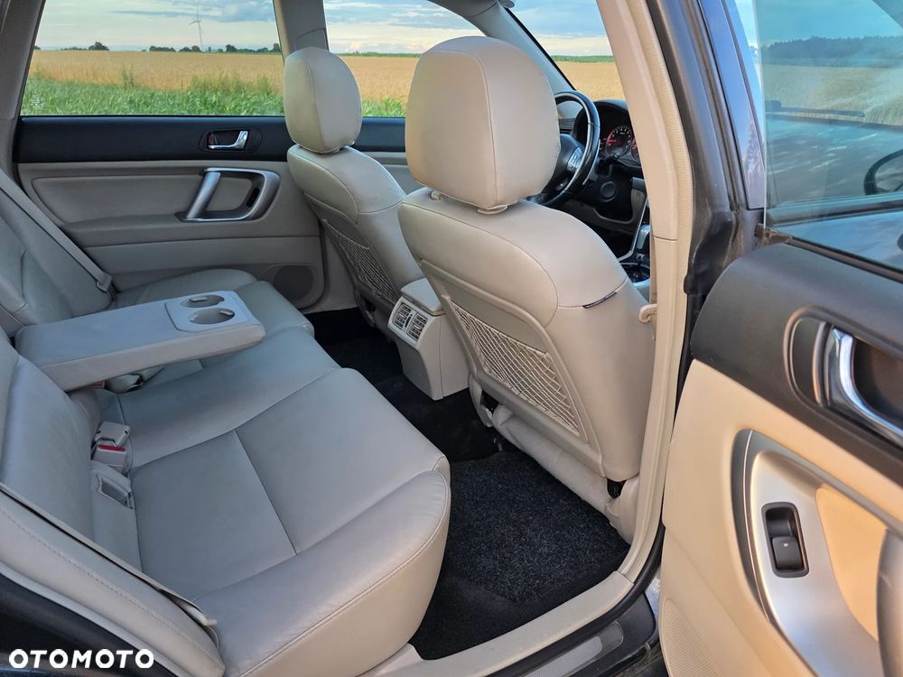 Subaru Outback - 16