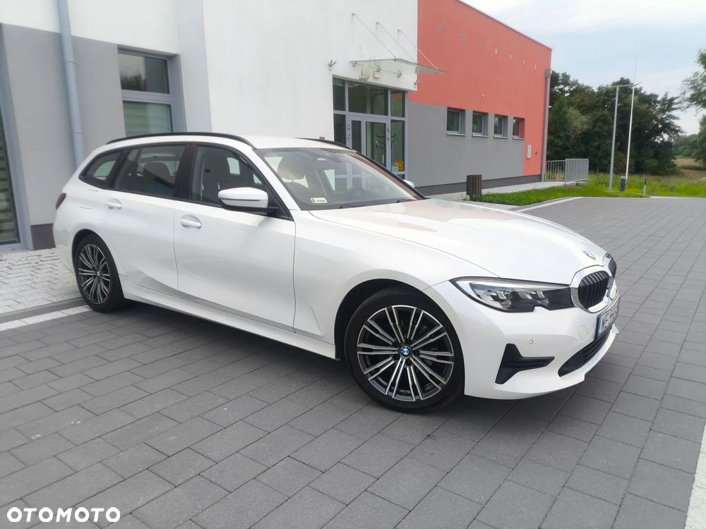 BMW Seria 3 318i - 12