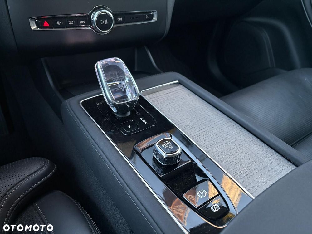 Volvo XC 90 - 33
