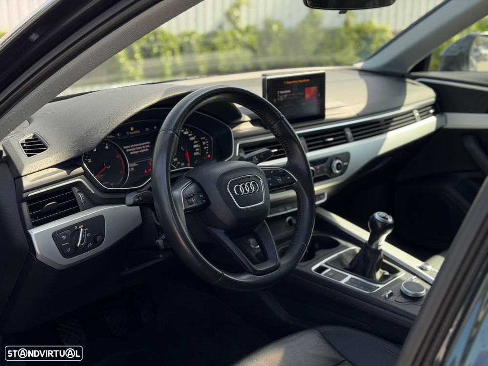 Audi A4 2.0 TDI S-line - 4