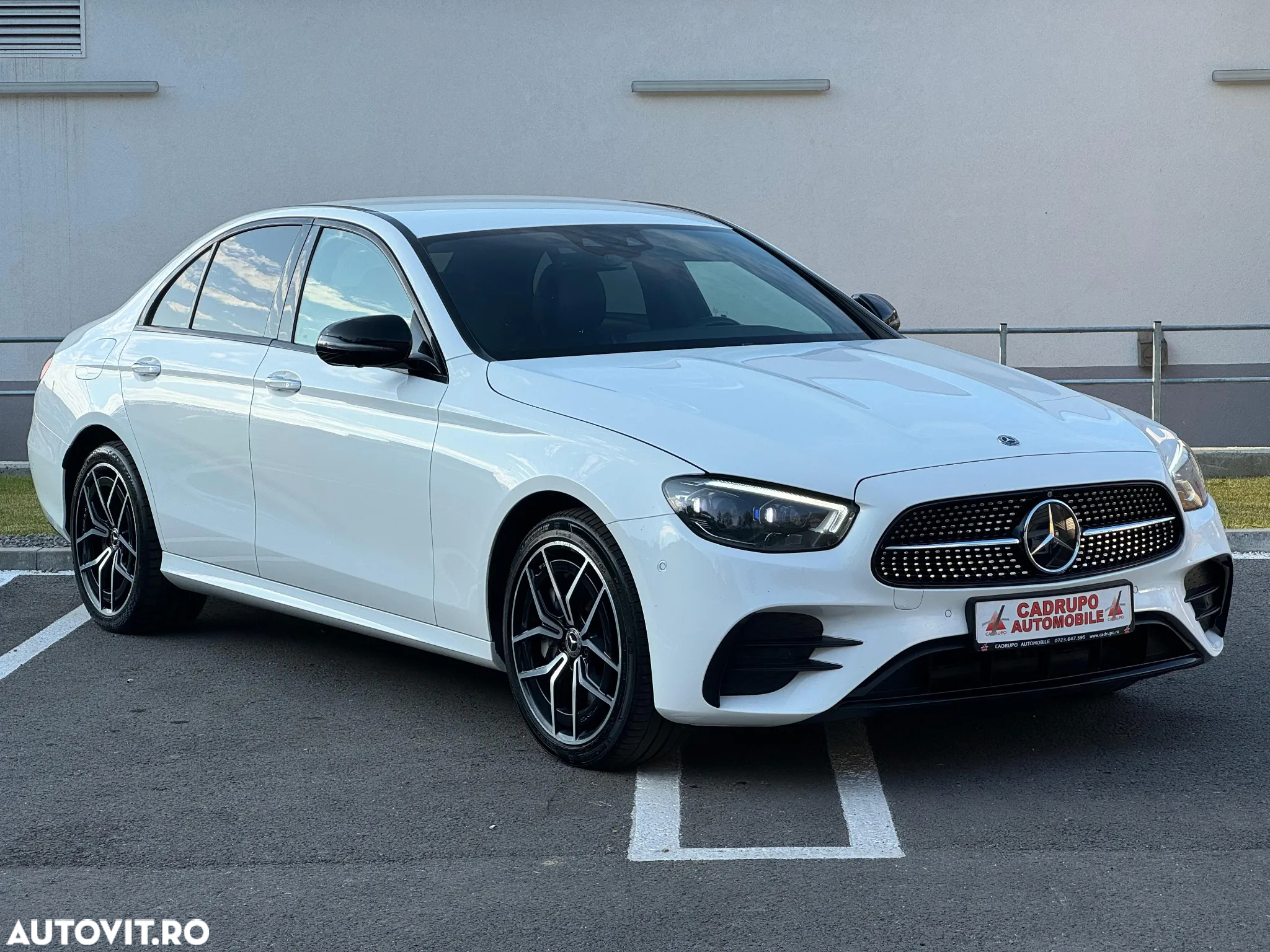 Mercedes-Benz E 300 de 9G-TRONIC AMG Line - 2