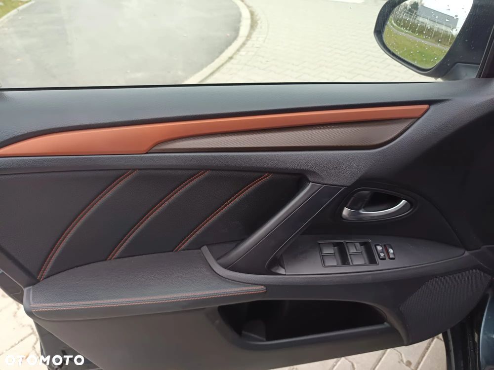 Toyota Avensis 1.8 Premium - 12