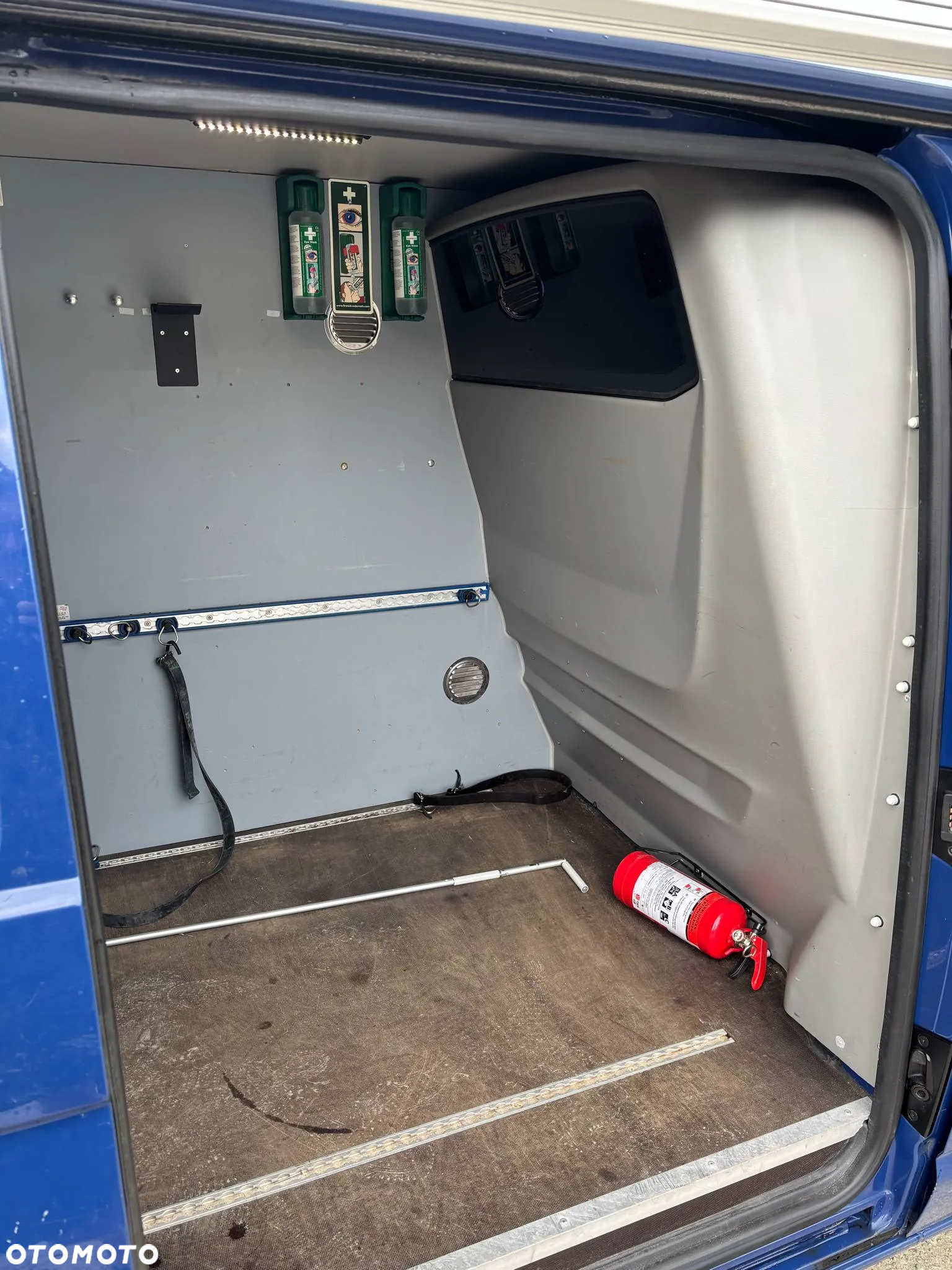 Volkswagen Transporter - 11