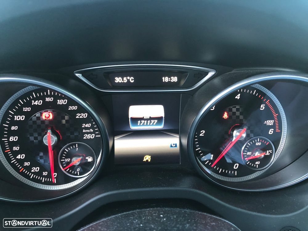 Mercedes-Benz A 180 d AMG Line - 20