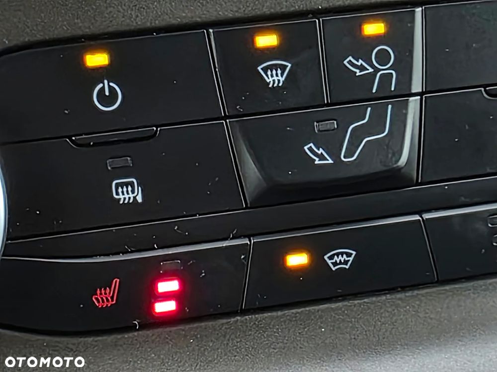 Ford TRANSIT CUSTOM - 16