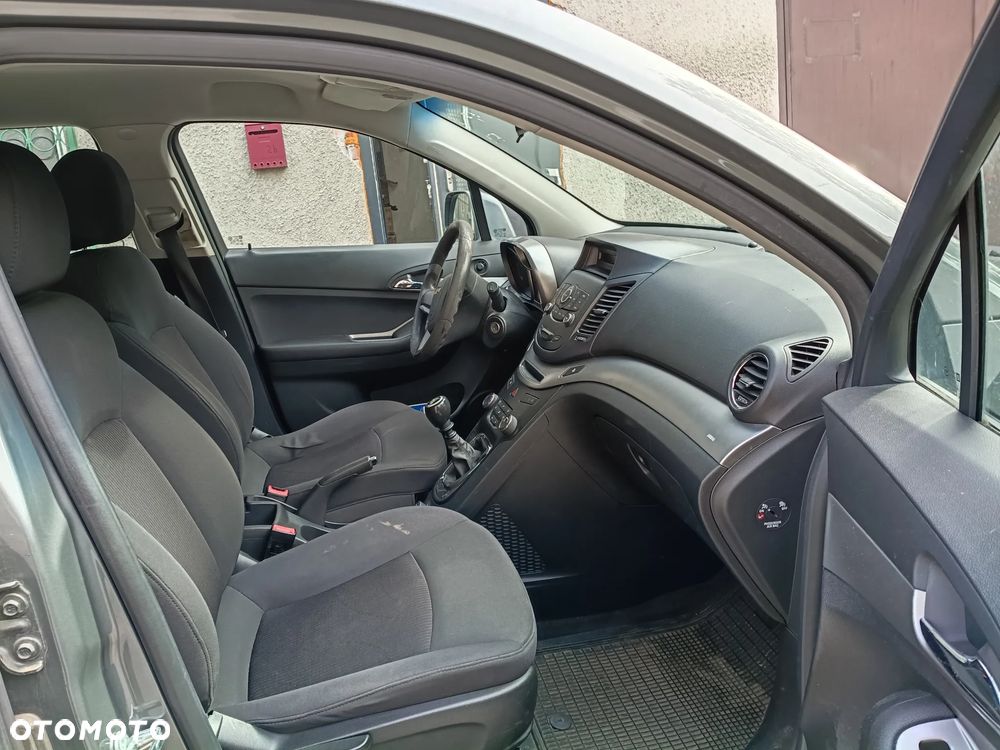 Chevrolet Orlando - 10