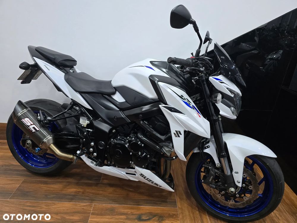 Suzuki GSX - 4