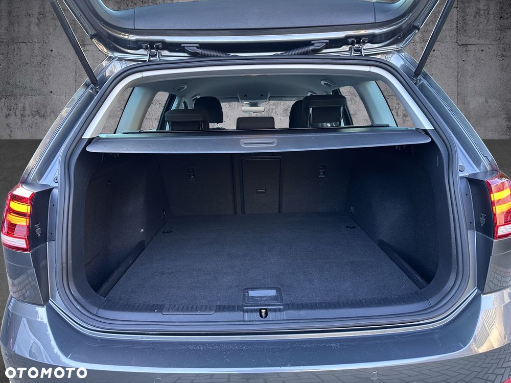 Volkswagen Golf Variant 2.0 TDI SCR DSG IQ.DRIVE - 25