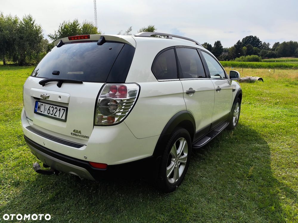 Chevrolet Captiva 2.2 D LTZ - 19