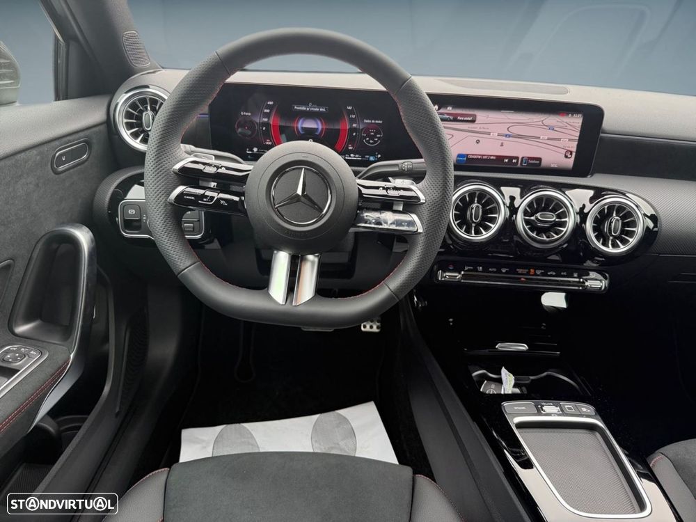 Mercedes-Benz a-250-limousine e - 13