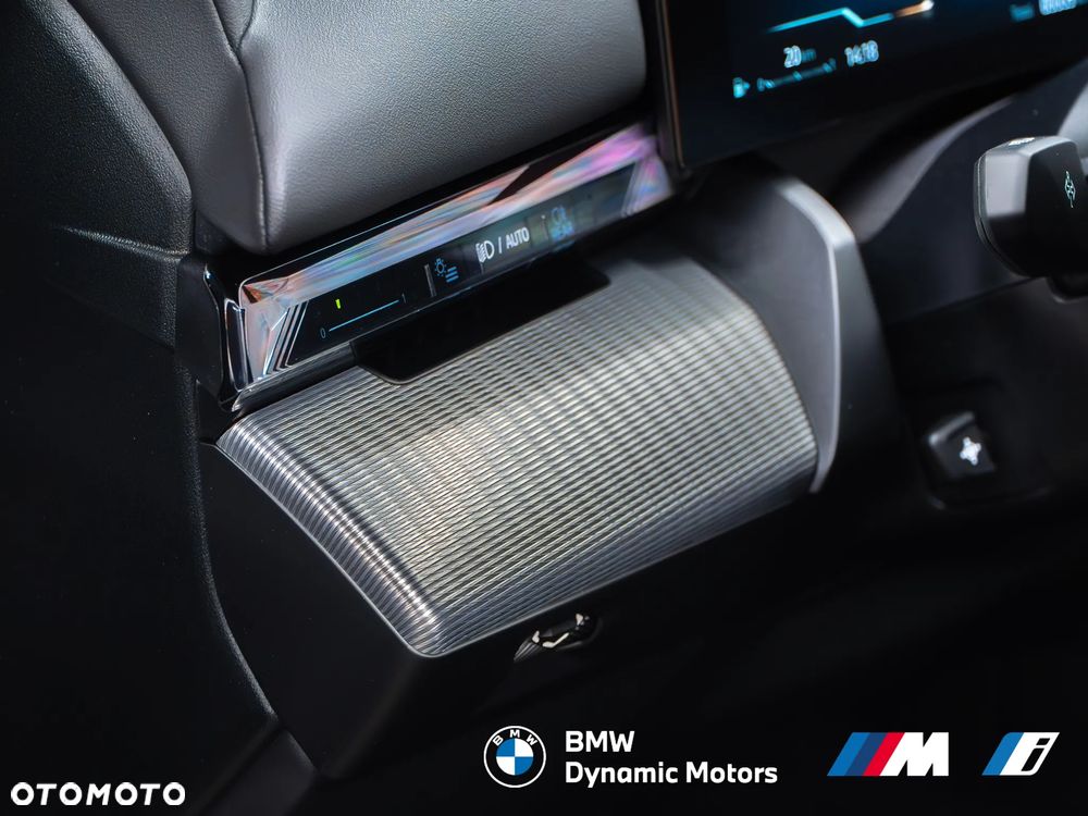 BMW Seria 5 520d xDrive - 28