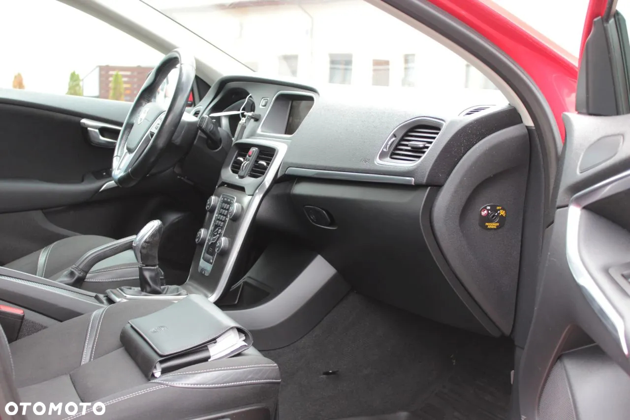 Volvo V40 D2 Momentum - 14