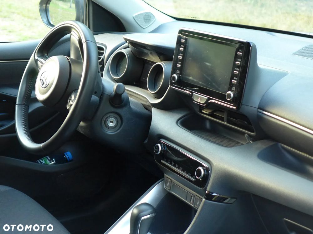 Toyota Yaris - 1