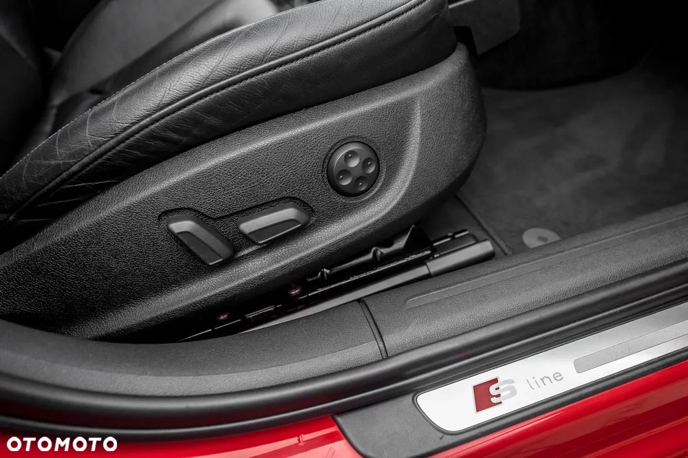 Audi A4 Avant 3.0 TDI DPF quattro S tronic S line Sportpaket - 24