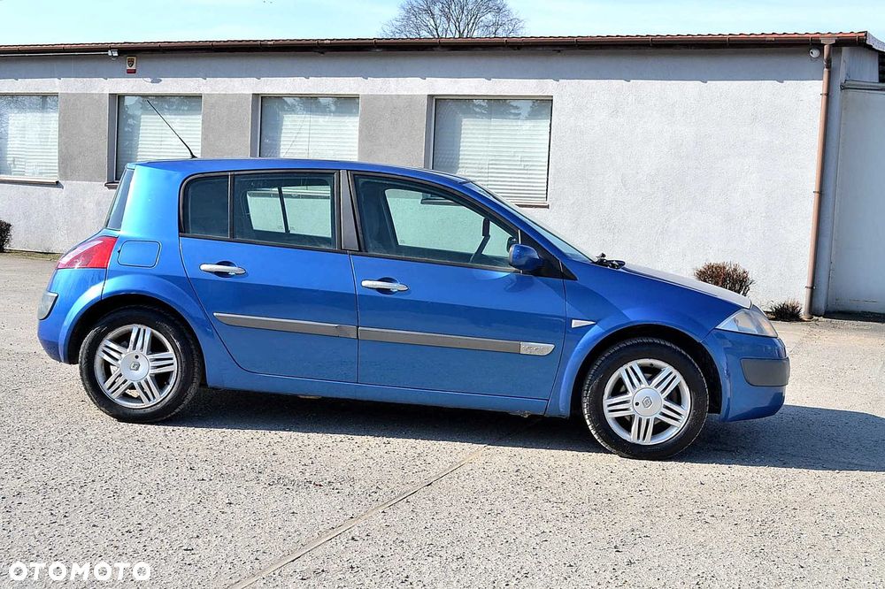 Volkswagen Passat - 4