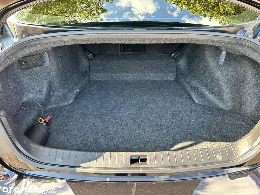 Infiniti Q50 2.0t Sport Sound Studio by Bose - 10
