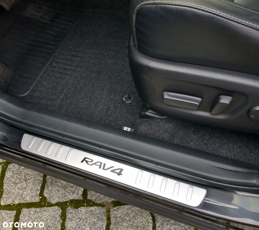 Toyota RAV4 Hybrid Prestige 4x4 - 8
